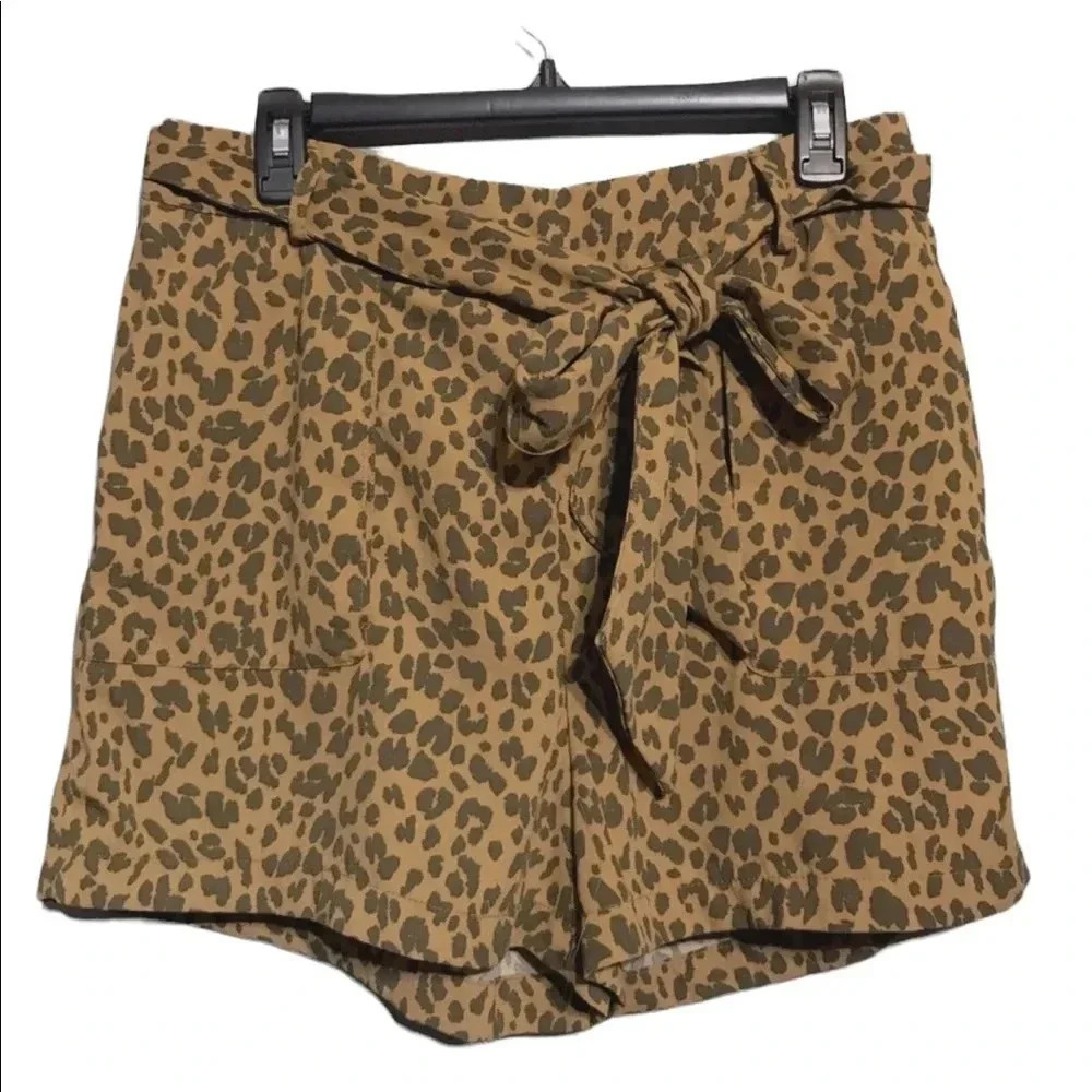 A New Day Tie Waist Animal Print Pocket Shorts 
Size Large
